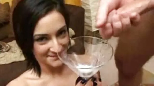 Jis savo kietu gaidžiu ramino ištvirkusias studentes lesbietes, surengdamas trise ant viršutinio lovos gulto.