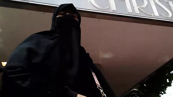 Woodmanas ir jo pakalikai pakliuvo į nuostabią prancūzišką jauniklį visose skylėse.