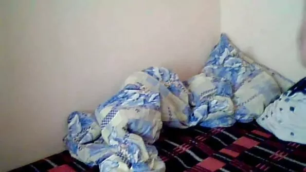 Nusivylę įsimylėjėliai mieliau dulkinasi prie lango su tiesiogine transliacija pornografiniame pokalbyje.